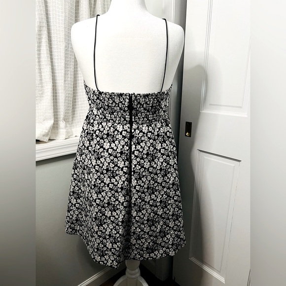 ALICE + OLIVIA • MELVINA FLORAL MINI DRESS - Picture 6 of 11